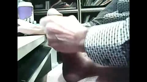 Snapshot of 01quebecboy69 chatting on December 3, 4:33 pm 01quebecboy69 online show from December 3, 4:33 pm