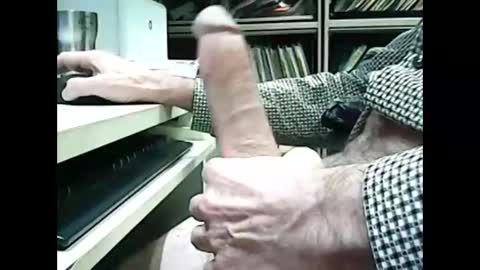 Snapshot of 01quebecboy69 chatting on February 5, 8:25 pm 01quebecboy69 online show from February 5, 8:25 pm