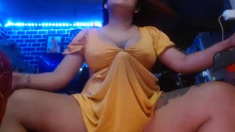 Snapshot of 11inchmonstercock4u chatting on September 22, 5:22 am  i am trixie im Your Selfsucking Mistress  online show from September 22, 5:22 am