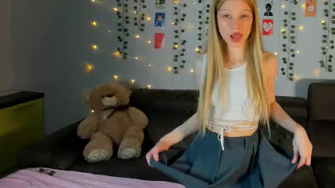 Kira online show from March 14, 5:28 pm