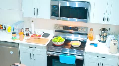 Tong  Ralph online show from April 1, 11:45 pm