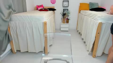 18perfecttits online show from November 1, 10:58 am