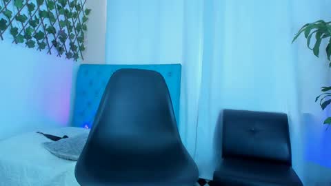 stef read my description online show from February 23, 4:46 pm