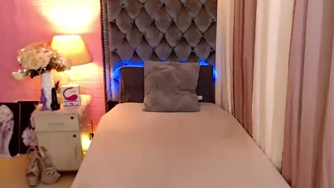 Ekang online show from February 12, 7:02 pm