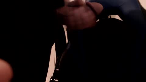 i erupt if you suck ur nipples 4 me and look at the camera while watching me online show from February 24, 12:48 pm