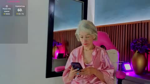 Miss Monserrate online show from June 1, 1:56 pm