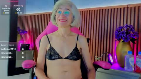 Miss Monserrate online show from June 4, 2:34 pm