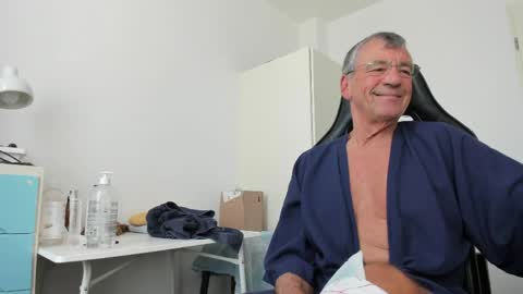 Henk online show from April 16, 10:26 am