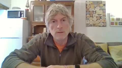 22esserre online show from November 17, 1:13 pm