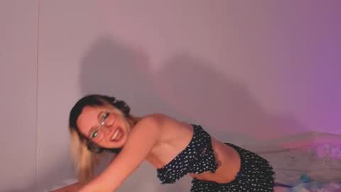 Snapshot of 2b_ chatting on February 23, 4:17 am Sasha weekend from 14 to 27 November online show from February 23, 4:17 am