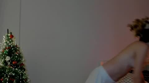 Snapshot of 2b_ chatting on December 7, 4:04 am Sasha weekend from 14 to 27 November online show from December 7, 4:04 am