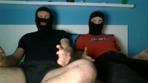 Snapshot of 2frenchfriends chatting on February 21, 10:59 pm 2frenchfriends online show from February 21, 10:59 pm