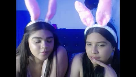 2moons_full_of_love online show from October 20, 12:59 am