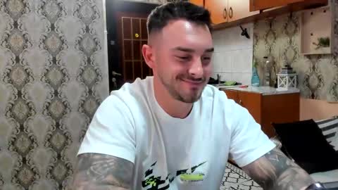 2sexymuscles online show from November 10, 10:23 pm