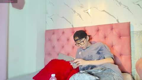 Guy 1  Guy 2  Guy 3. online show from December 17, 8:59 pm