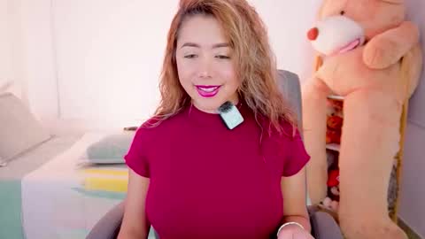 independent model online show from December 22, 8:54 am