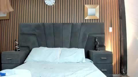 3X NAXAA online show from October 19, 1:38 pm