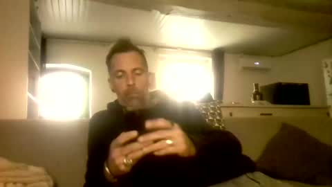 Num online show from February 9, 11:58 am