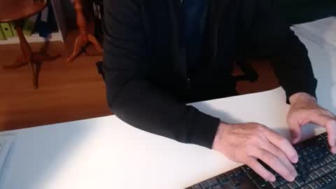 Snapshot of 69pifpaf chatting on February 23, 9:11 am 69pifpaf online show from February 23, 9:11 am