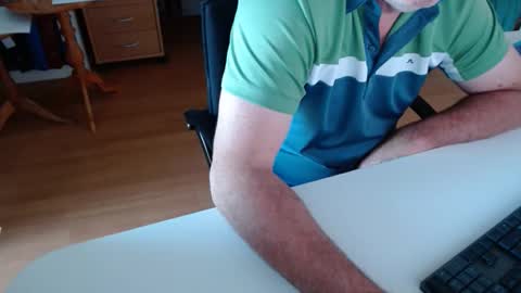 Snapshot of 69pifpaf chatting on September 12, 12:40 pm 69pifpaf online show from September 12, 12:40 pm