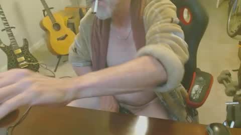 6stringer62 online show from November 15, 7:26 pm