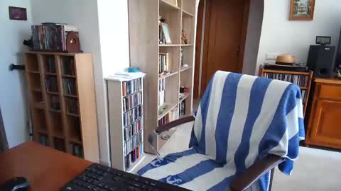  Papi  online show from May 11, 10:11 am