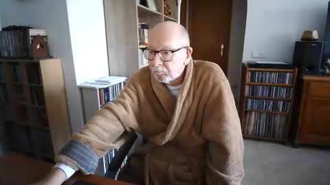  Papi  online show from January 12, 11:17 am