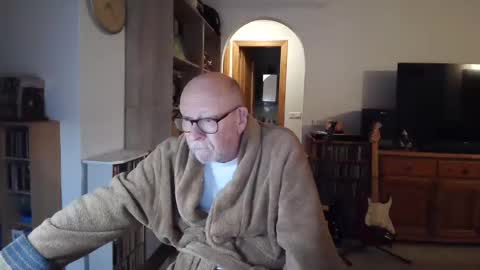  Papi  online show from February 19, 6:21 pm