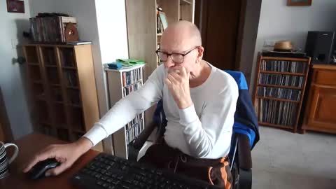  Papi  online show from April 13, 5:06 pm