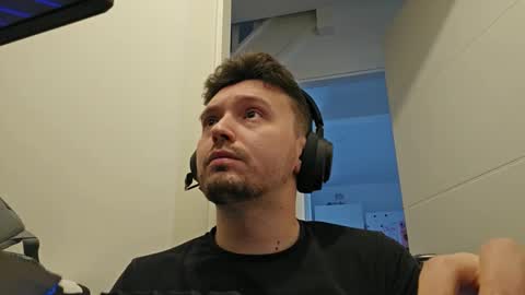 8inchdude93 online show from October 1, 9:19 am