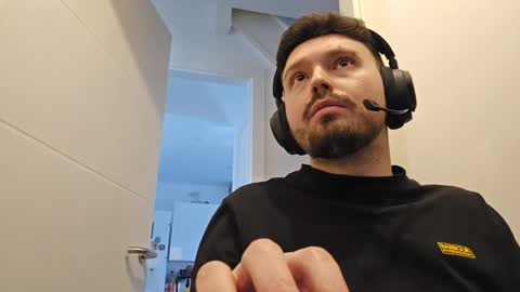 8inchdude93 online show from March 6, 11:31 am