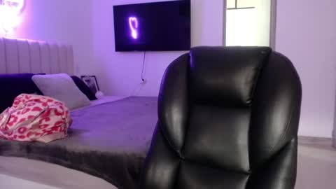 Addison  online show from February 22, 9:37 pm