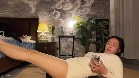 lily online show from April 17, 1:13 pm