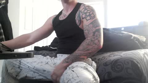 9inchbulll online show from January 1, 9:09 pm