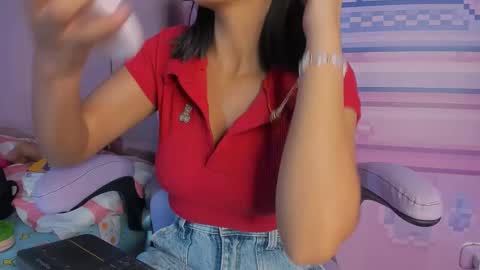 Snapshot of _18alice chatting on October 15, 2:37 am Alice  online show from October 15, 2:37 am