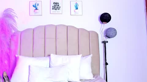 _aithanaa_ online show from January 10, 8:58 pm