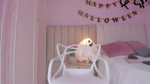 _aleja_x online show from October 31, 12:16 pm