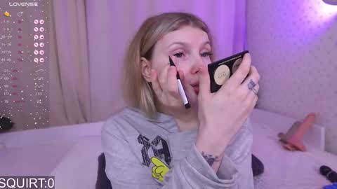 Snapshot of _aleksa chatting on September 12, 5:31 am Alexa online show from September 12, 5:31 am