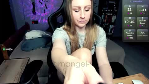 Snapshot of _aleksaa_ chatting on October 22, 3:03 pm Aleksandra online show from October 22, 3:03 pm