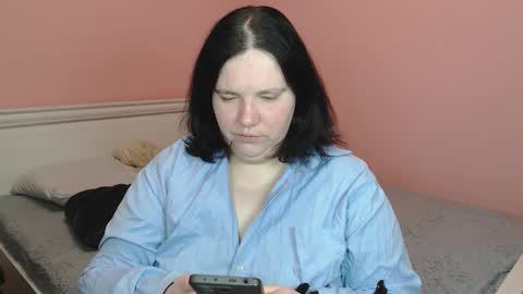 _alexandra_ray_ online show from November 18, 7:00 am