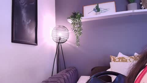 Snapshot of _aliice_1 chatting on February 4, 7:44 pm  Alice  online show from February 4, 7:44 pm