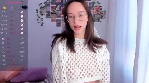 Snapshot of _alissaa_ chatting on October 6, 1:18 pm Alice online show from October 6, 1:18 pm