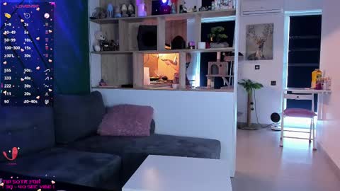 Mia online show from February 17, 1:22 pm