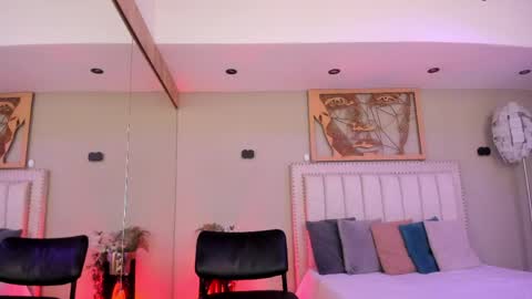      online show from April 1, 7:33 pm