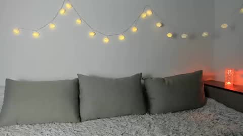 Anna online show from November 4, 7:15 pm