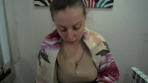 Anna online show from April 9, 9:48 am