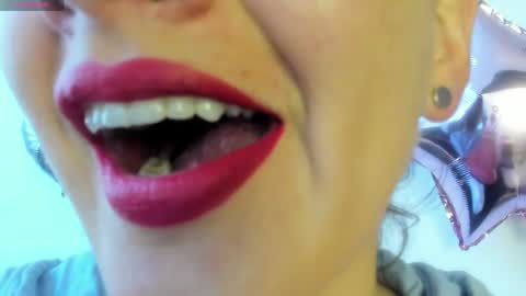 antonia online show from May 25, 6:58 pm
