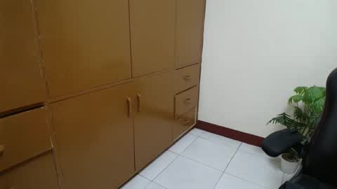 Angie online show from April 9, 6:19 am