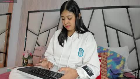 Aura online show from January 9, 3:12 am