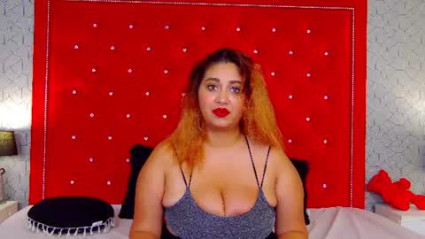 Bella online show from July 3, 9:08 pm